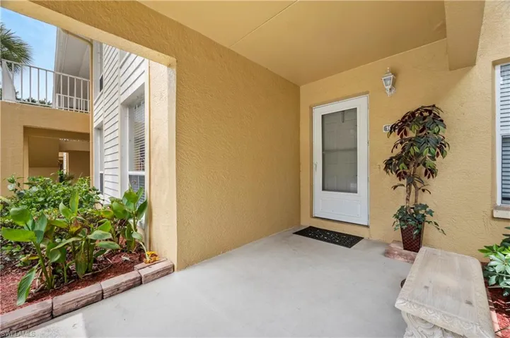 1250 Yesica Ann Cir E105, Naples, Florida 34110