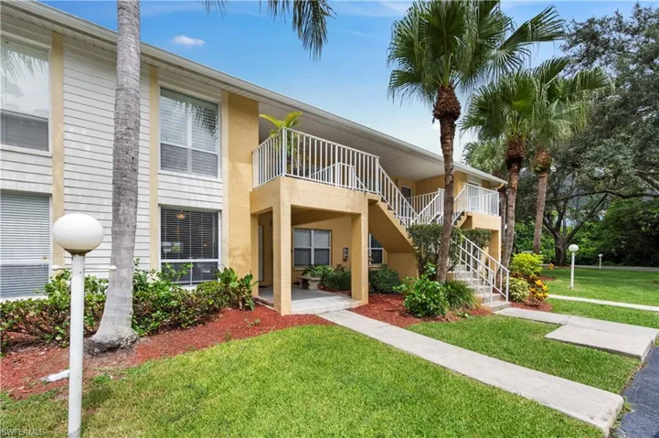 1250 Yesica Ann Cir E105, Naples, Florida 34110