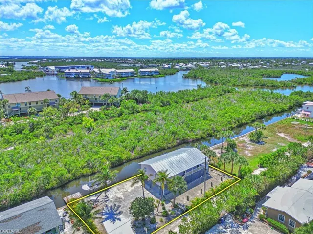 8161 Moyer Ln, Bokeelia, Florida 33922