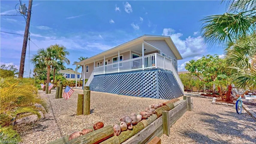 8161 Moyer Ln, Bokeelia, Florida 33922