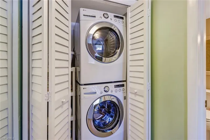 washer and dryer in the unit