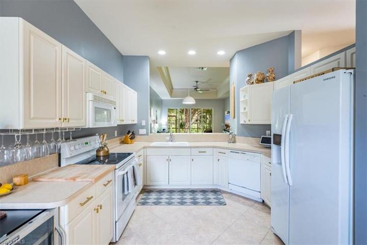 7866  Sanctuary  CIR, Naples, FL 34104