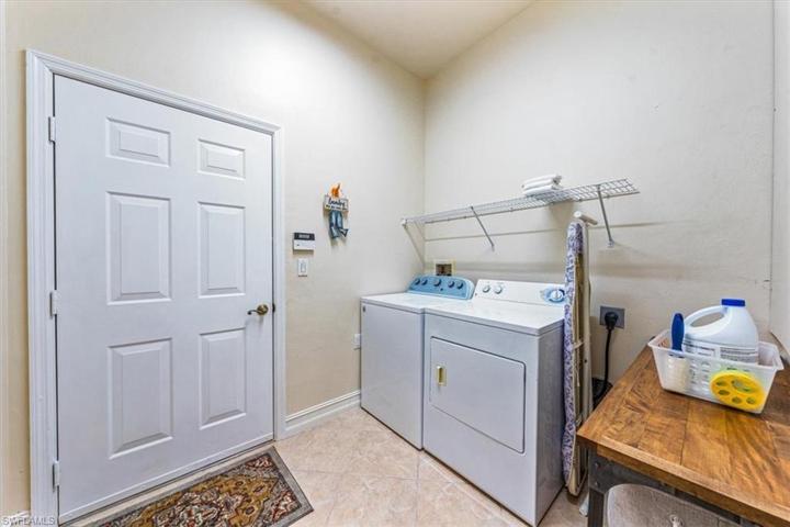 7866  Sanctuary  CIR, Naples, FL 34104