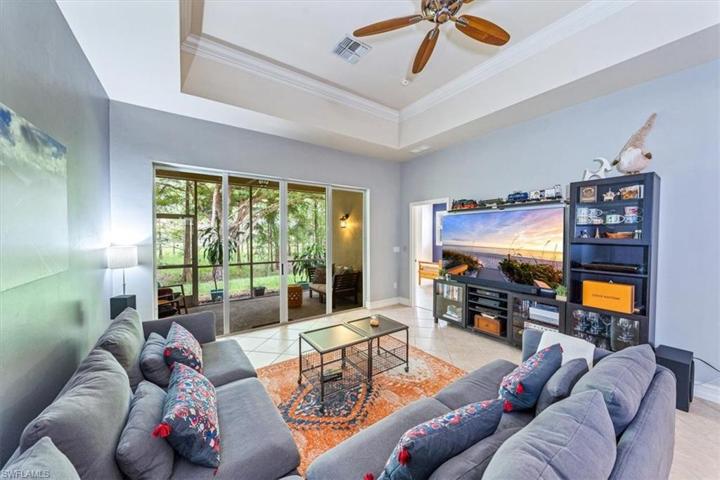 7866  Sanctuary  CIR, Naples, FL 34104
