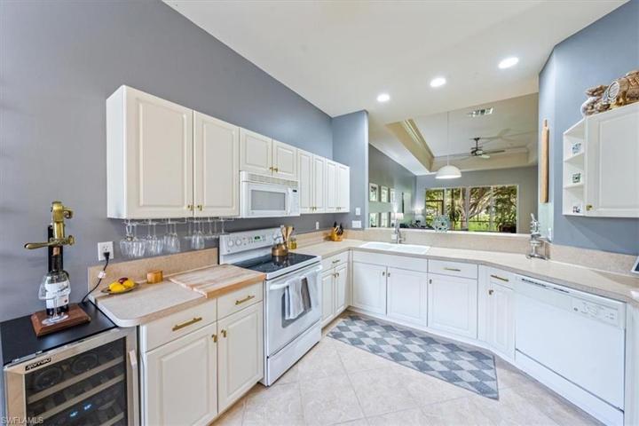 7866  Sanctuary  CIR, Naples, FL 34104