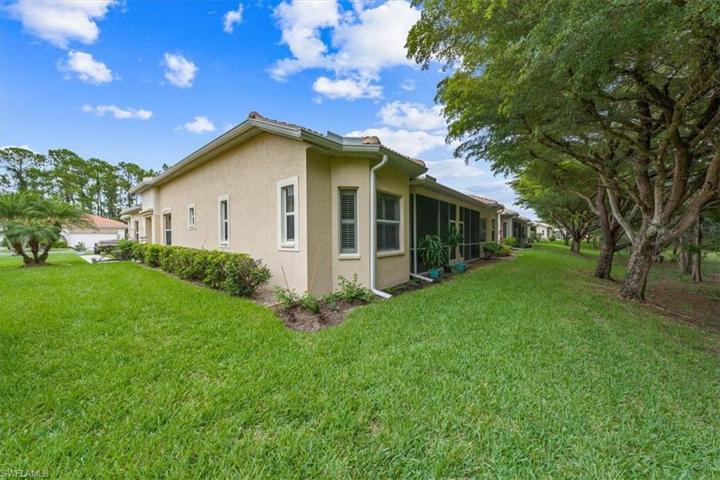7866  Sanctuary  CIR, Naples, FL 34104