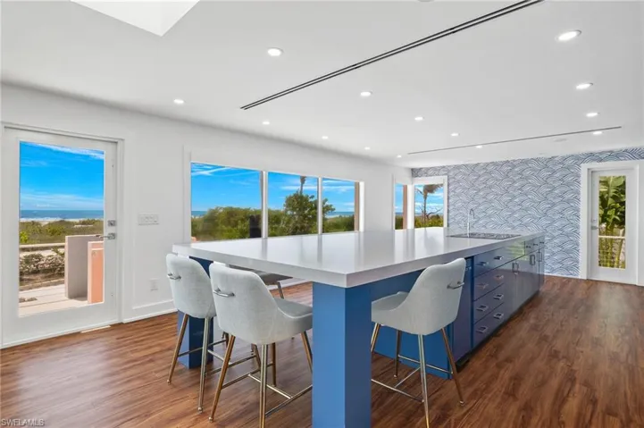 70 Ft. quartz counter