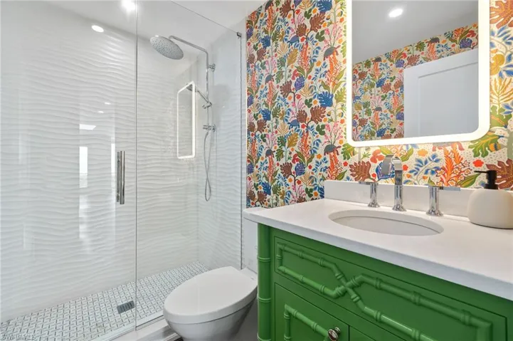 Guest Bathroom 2