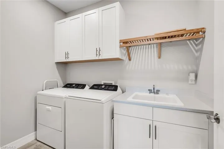 233 Indies Dr E 201, Naples, Florida 34114