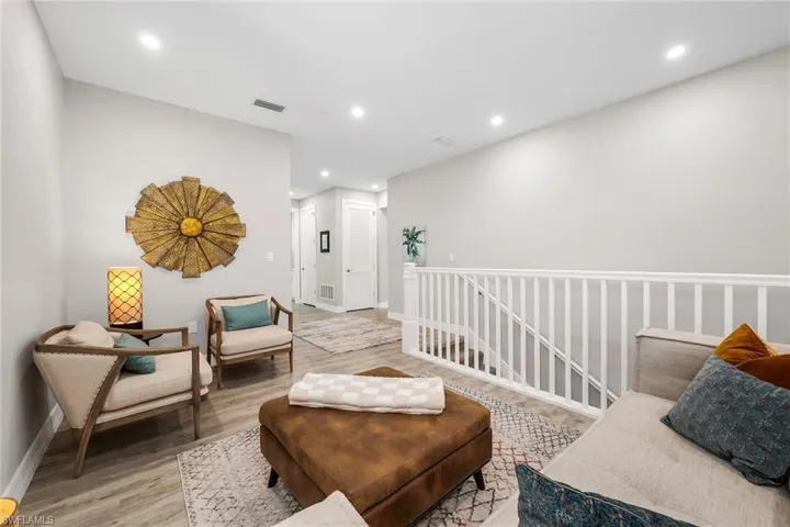 233 Indies Dr E 201, Naples, Florida 34114