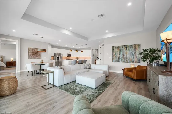 233 Indies Dr E 201, Naples, Florida 34114