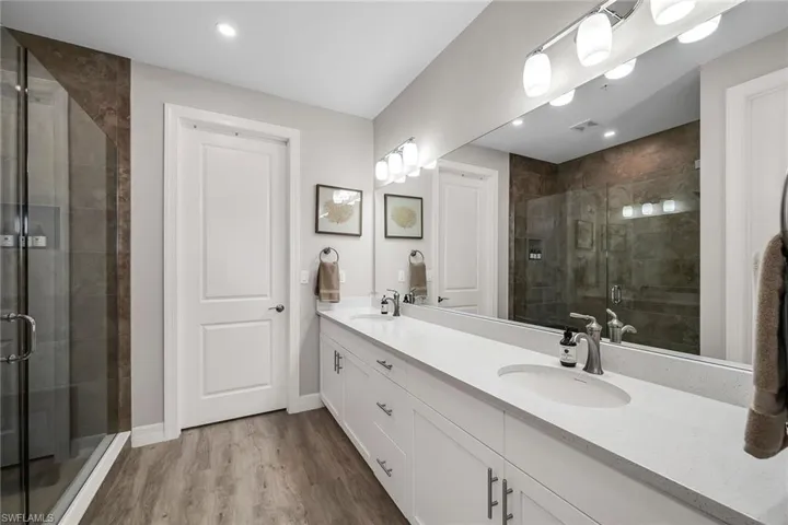 233 Indies Dr E 201, Naples, Florida 34114