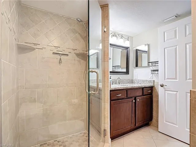 729  Landover  CT, Naples, FL 34104