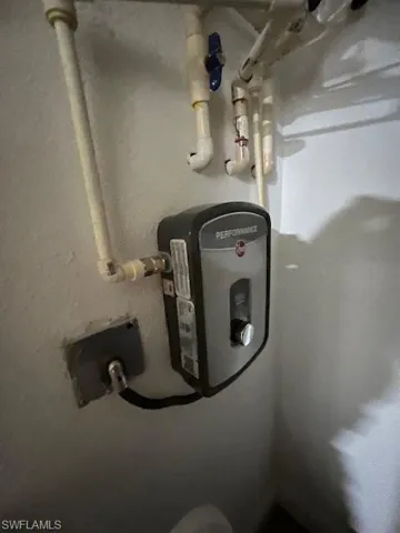 TANKLESS HOT WATER HEATER