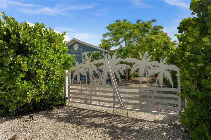105 Hilo St, Naples, Florida 34113