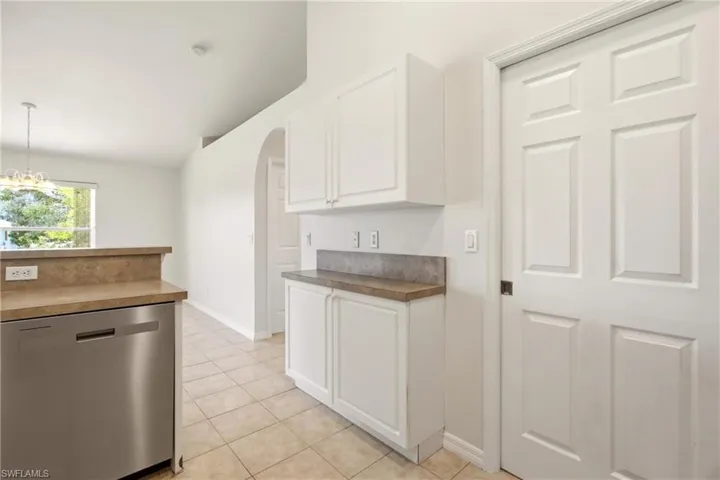 2600 Sw 1st St, Cape Coral, Florida 33991