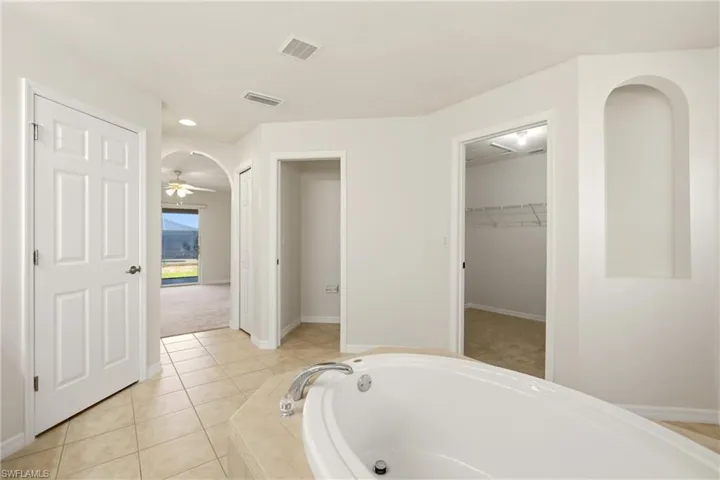 2600 Sw 1st St, Cape Coral, Florida 33991