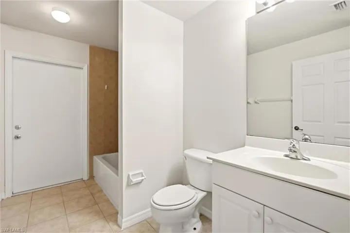 2600 Sw 1st St, Cape Coral, Florida 33991