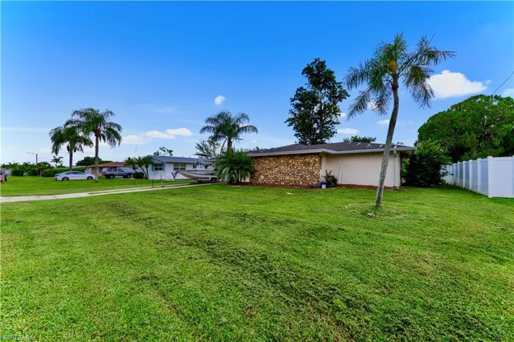 327  Allenwood  AVE, Lehigh Acres, FL 33936