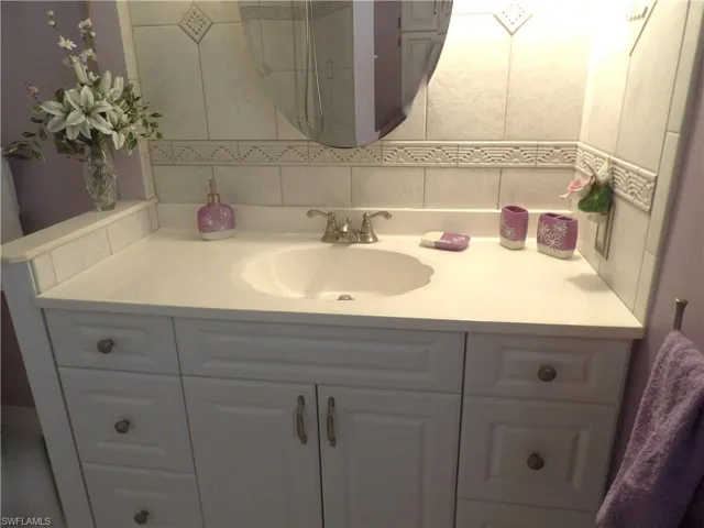242 Shrub Ln N, North Fort Myers, Florida 33917
