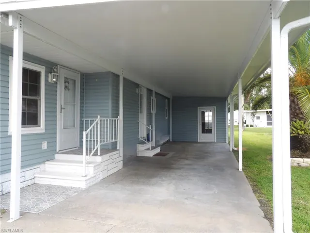 242 Shrub Ln N, North Fort Myers, Florida 33917