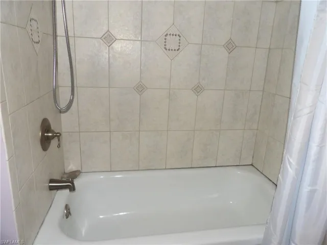 242 Shrub Ln N, North Fort Myers, Florida 33917