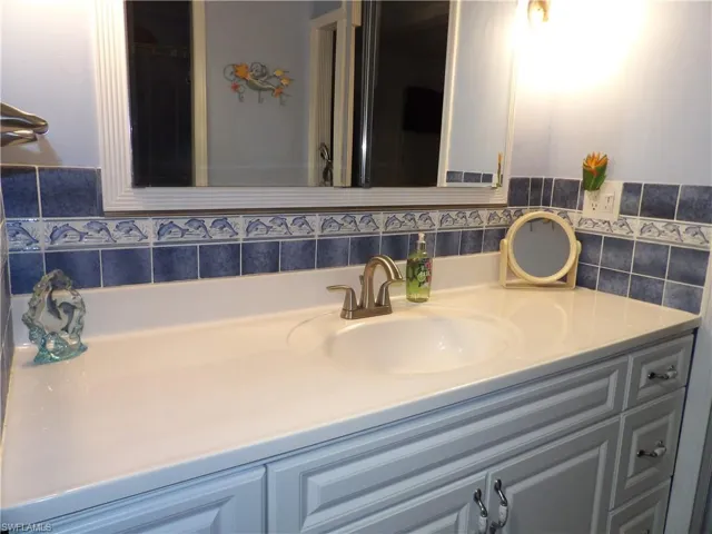 242 Shrub Ln N, North Fort Myers, Florida 33917