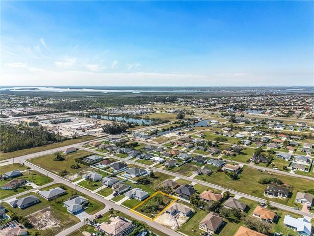 408 SW 28TH AVE, CAPE CORAL FL 33991