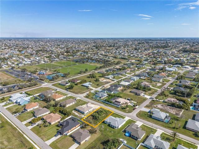 5 House away from Jim Jeffers Park and Oasis Charter School!