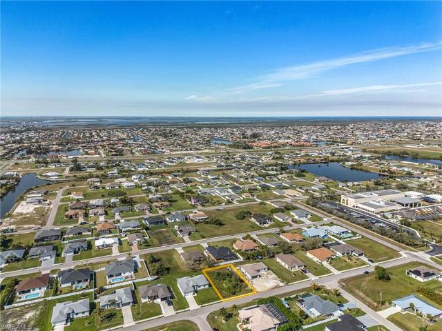 408 SW 28TH AVE, CAPE CORAL FL 33991