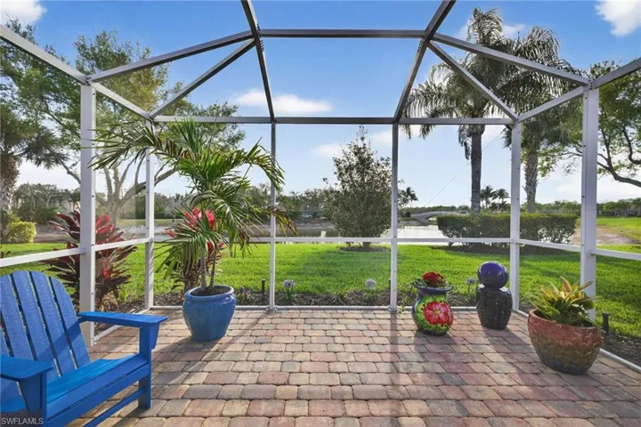 Extended Lanai-Backyard Oasis, Lake View and Venetian Bridge