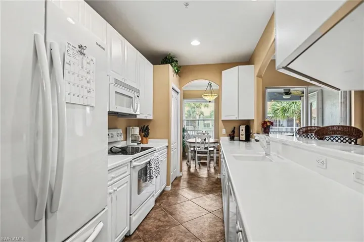 1230 Sweetwater Ln 2208, Naples, Florida 34110