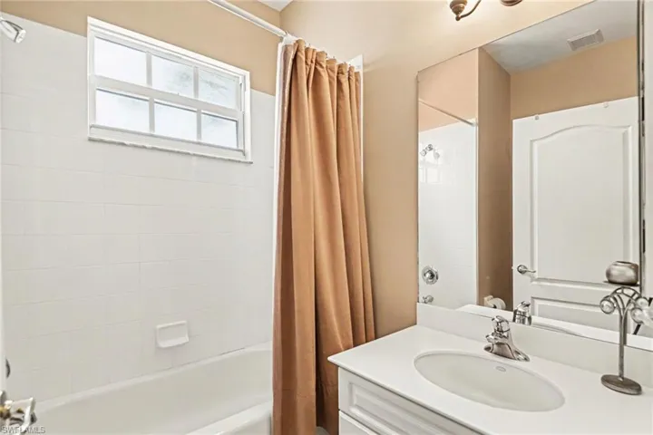 1230 Sweetwater Ln 2208, Naples, Florida 34110