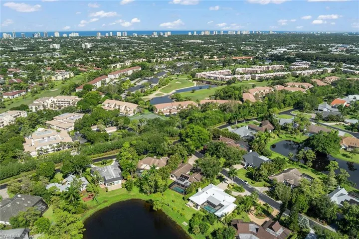 1010  Oriole  CIR, Naples, FL 34105