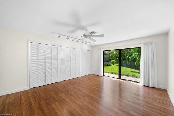 1010  Oriole  CIR, Naples, FL 34105