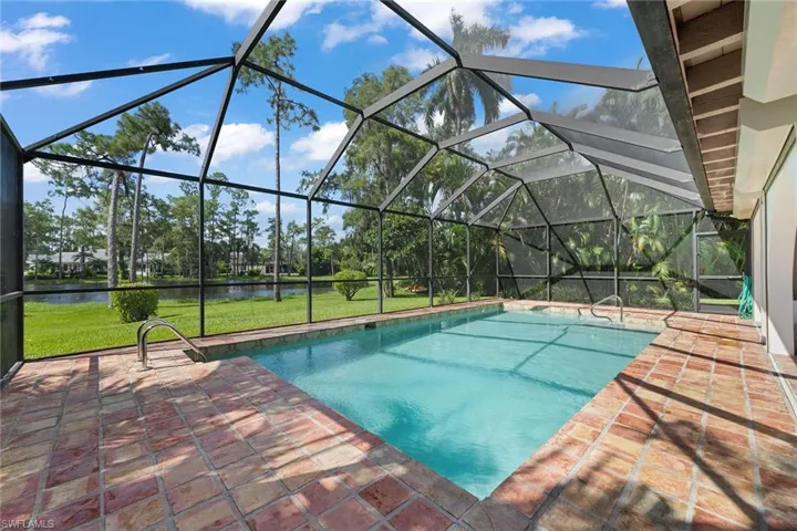 1010  Oriole  CIR, Naples, FL 34105