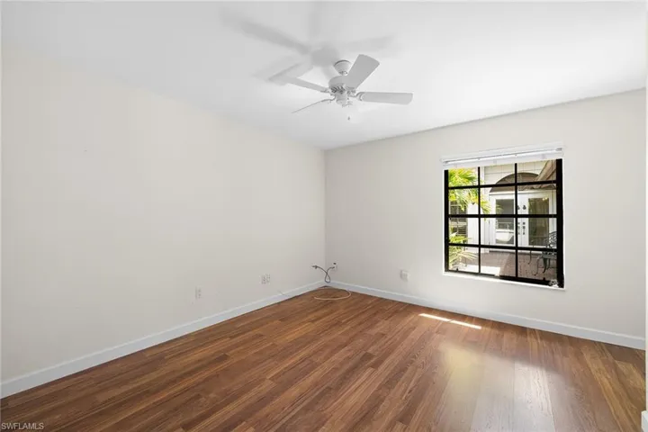 1010  Oriole  CIR, Naples, FL 34105