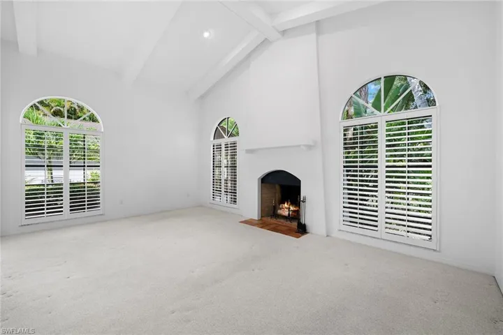 1010  Oriole  CIR, Naples, FL 34105