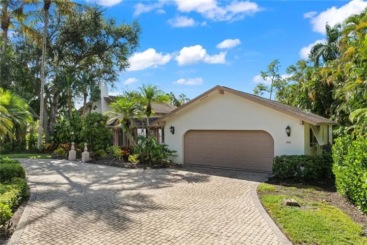 1010  Oriole  CIR, Naples, FL 34105