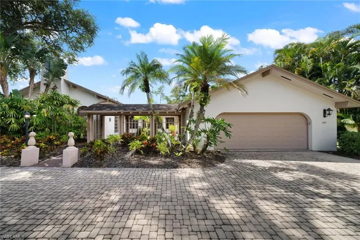 1010  Oriole  CIR, Naples, FL 34105