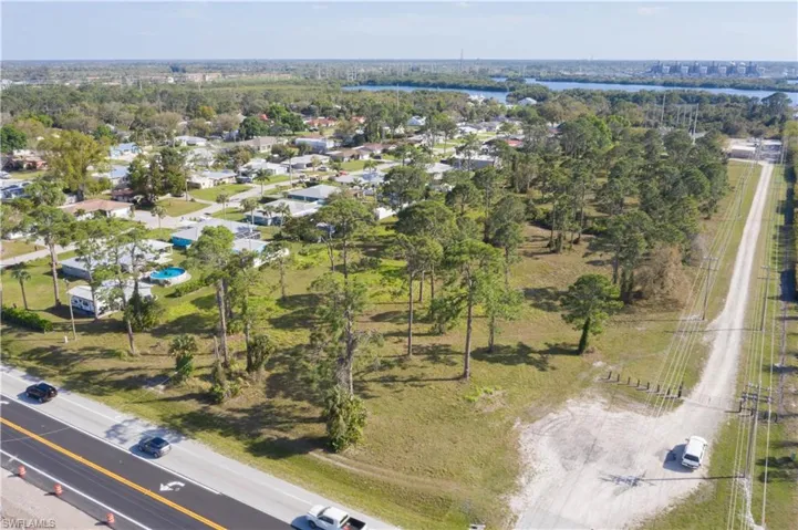 10600  Bayshore  RD, North Fort Myers, FL 33917