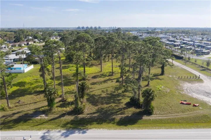 10600  Bayshore  RD, North Fort Myers, FL 33917