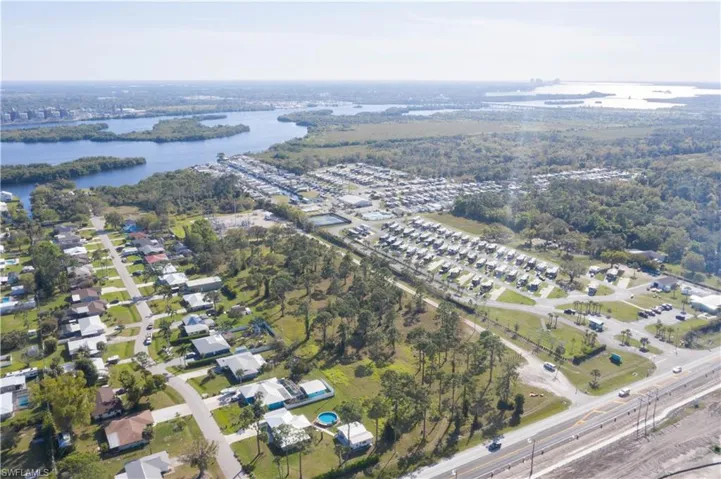 10600  Bayshore  RD, North Fort Myers, FL 33917