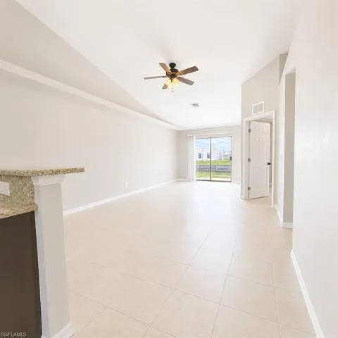 525 Se 4th Ter, Cape Coral, Florida 33990