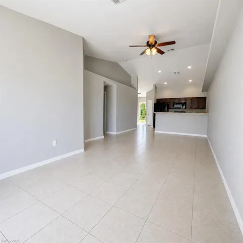 525 Se 4th Ter, Cape Coral, Florida 33990