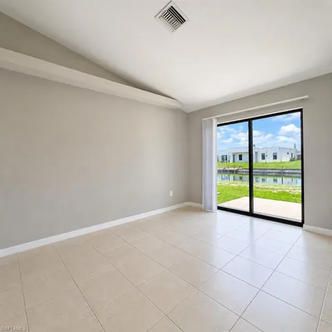 525 Se 4th Ter, Cape Coral, Florida 33990