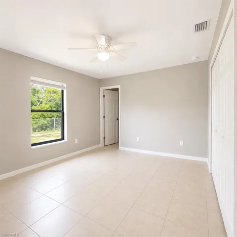 525 Se 4th Ter, Cape Coral, Florida 33990