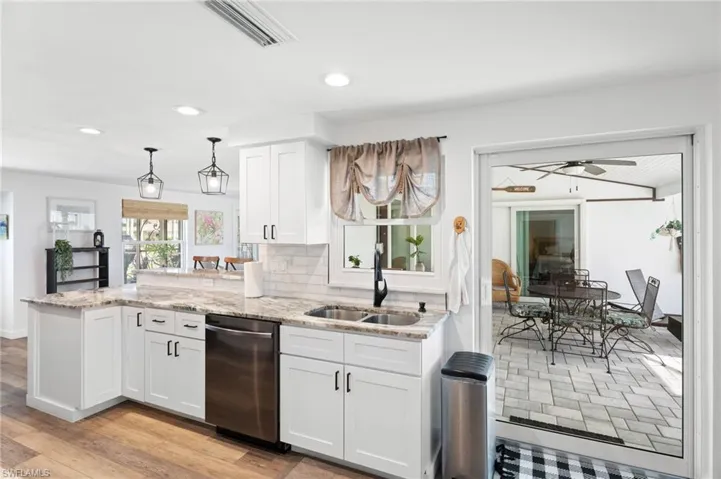 5714 Sw 1st Ct, Cape Coral, Florida 33914