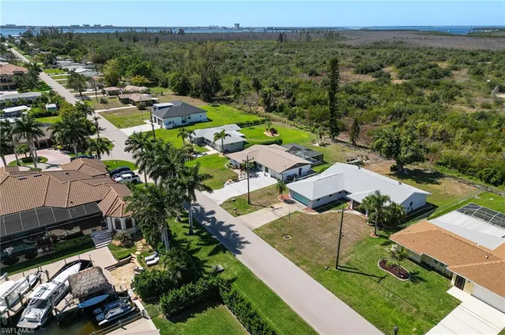 5714 Sw 1st Ct, Cape Coral, Florida 33914