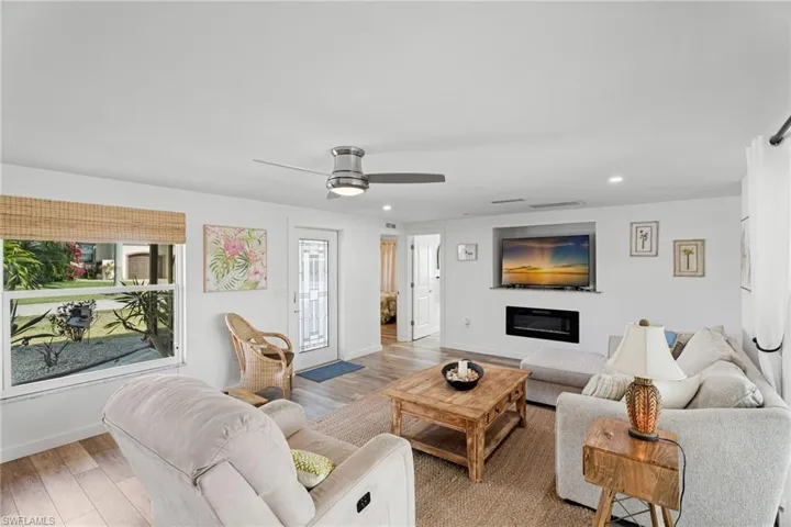 5714 Sw 1st Ct, Cape Coral, Florida 33914